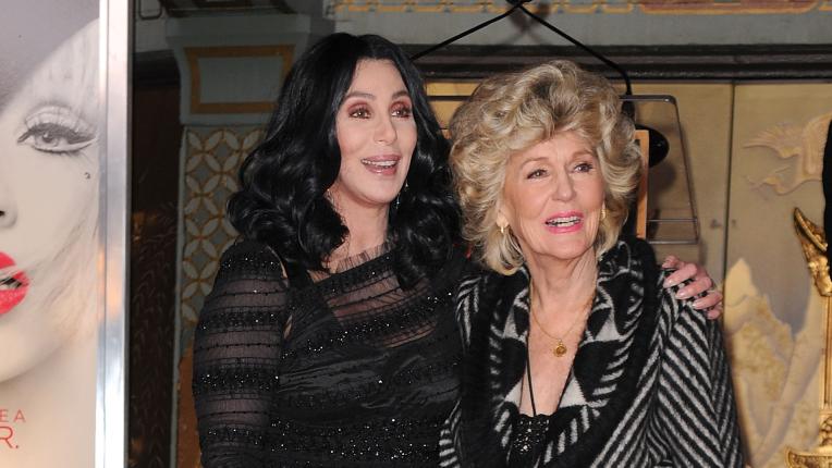  Редки фотоси от младостта на Джорджия Холт, майката на Шер 