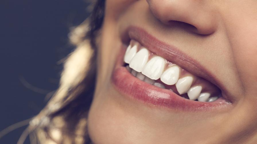 Зъболекар обясни защо някои храни са вредни за зъбите