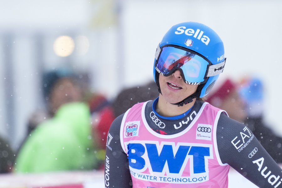 Елена Куртони спечели спускането в Санкт Мориц1