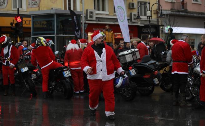  За осма поредна година продължава задачата на Sofia Riders, а точно - да зарежда с усмивки, празничен дух и въодушевление всички, от най-малките до най-възрастните 