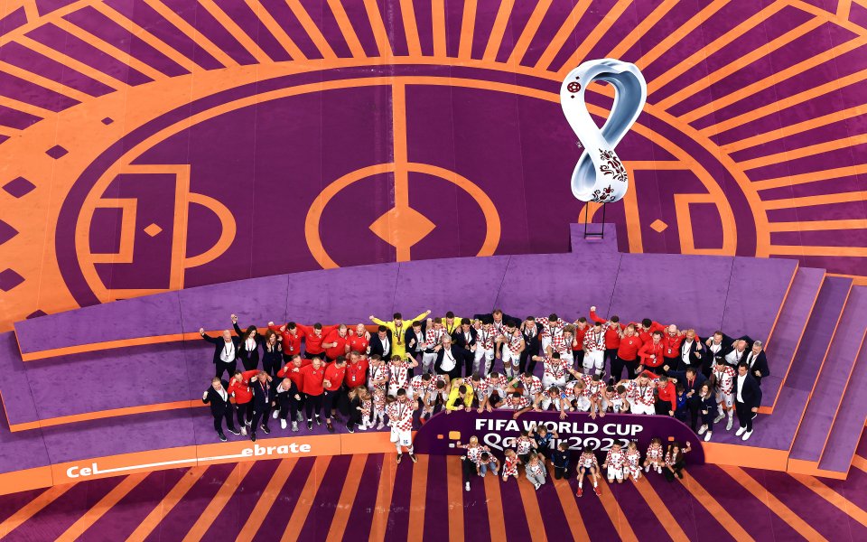 Партньорство за финансиране на програма за модернизиране на шест футболни