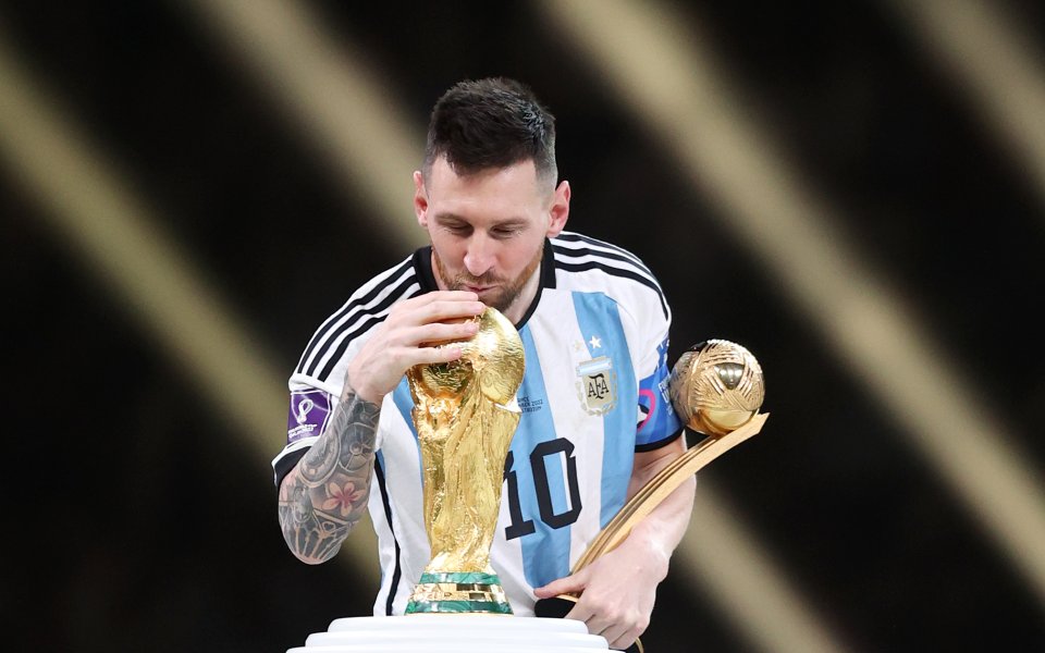 Отборът на Аржентина триумфира на финала на Мондиал 2022, след