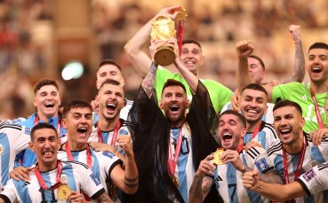 Краля на футбола Пеле  поздрави Аржентина за спечелената световна титла Гаучосите триумфираха