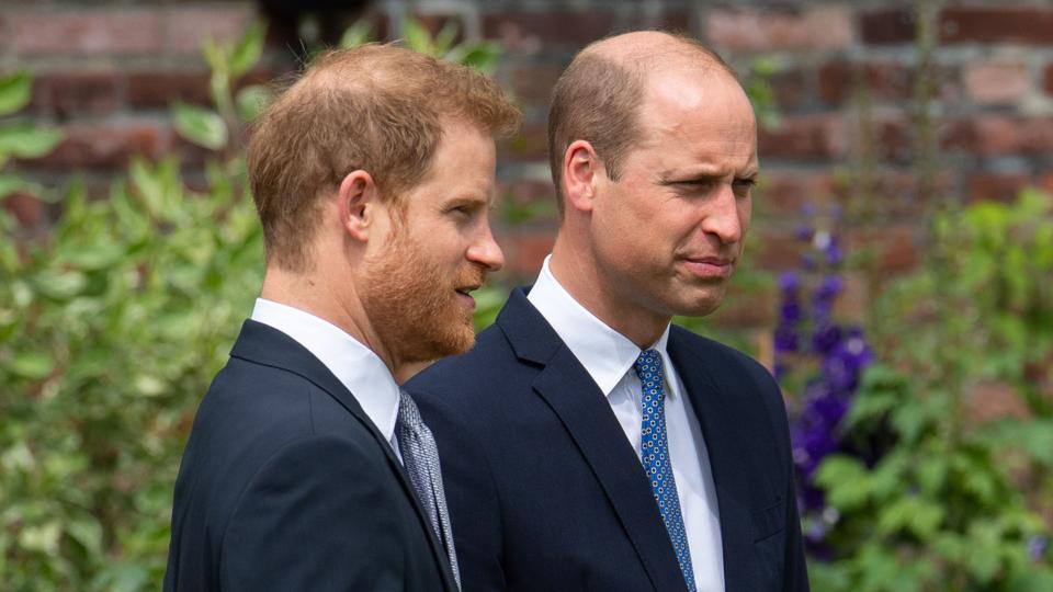 Принц Уилям е бесен“ заради разкритията на брат си, принц