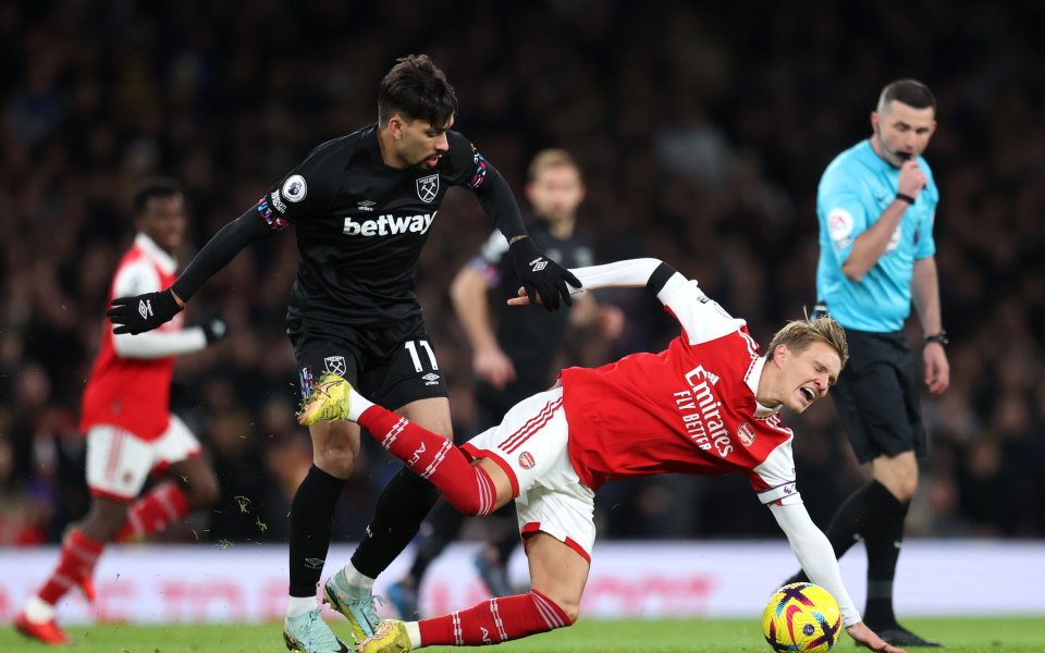 Отборите на Арсенал и Уест Хем играят при резултат 0:0