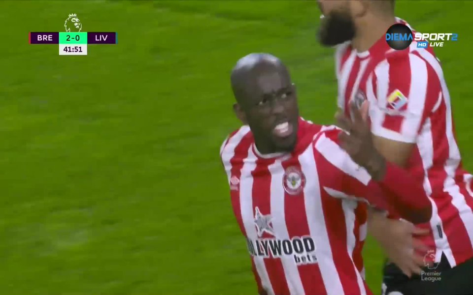 В 41-ата минута Уиса този път празнуваше своя гол, след