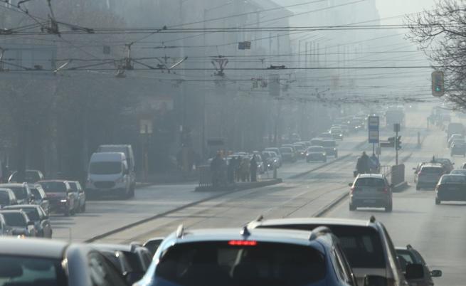 Опасно мръсен въздух в 4 големи града в страната