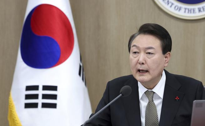 Южна Корея и САЩ водят преговори за съвместни ядрени операции? Байдън отрича