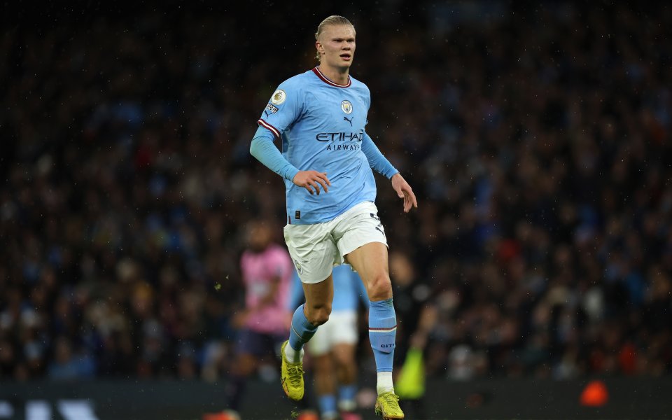 Ерлинг Халанд беше въвлечен в ожесточена битка с централния защитник