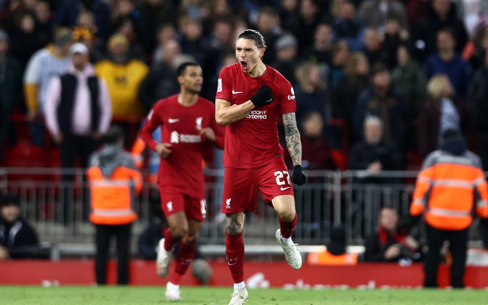 Ливърпул и Уулвърхемптън играят при резултат 2:1 в мач от третия