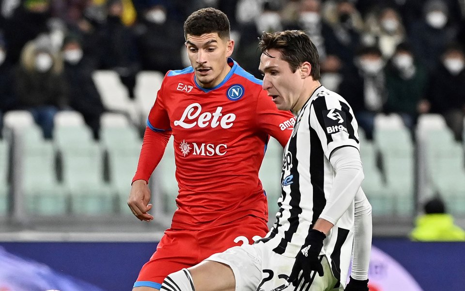 Отборите на Наполи и Ювентус се изправят в ожесточен сблъсък