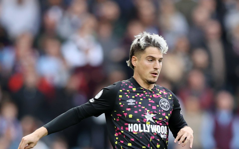 Елитният английски Брентфорд е отворен за продажбата на Серхи Каньос,