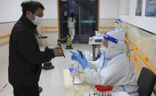 Китай: Броят на заразените с COVID-19 се увеличава
