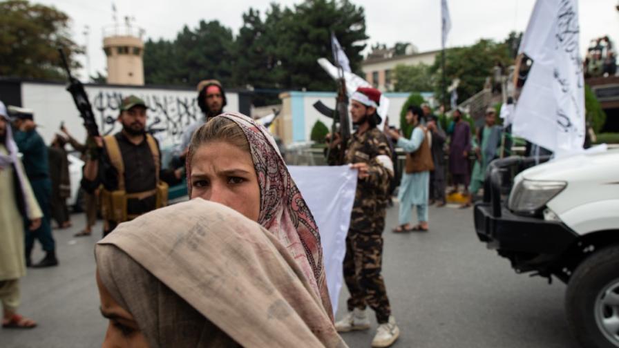 Афганистан: Хуманитарни организации отново работят с местни жени