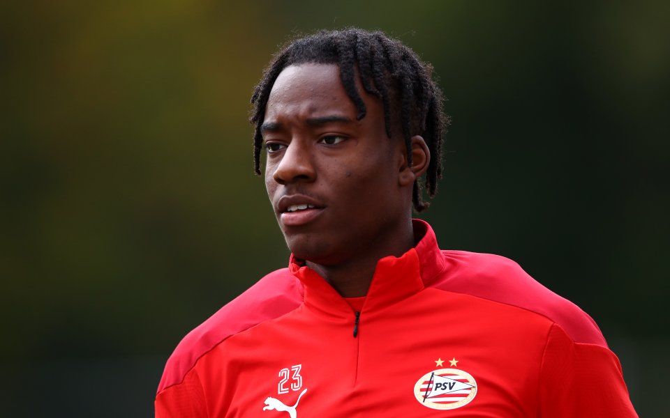 Челси продължава да бъде изключително активен на трансферния пазар този