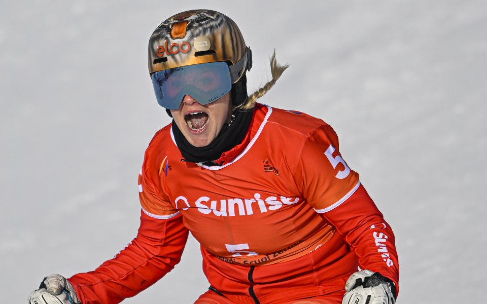 Швейцарката Джули Цог победи австрийката Забине Шьофман във финала на