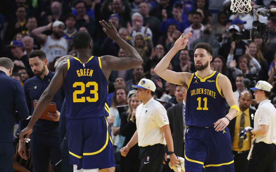Голдън Стейт Уориърс се наложи над Мемфис Гризлис със 122:120