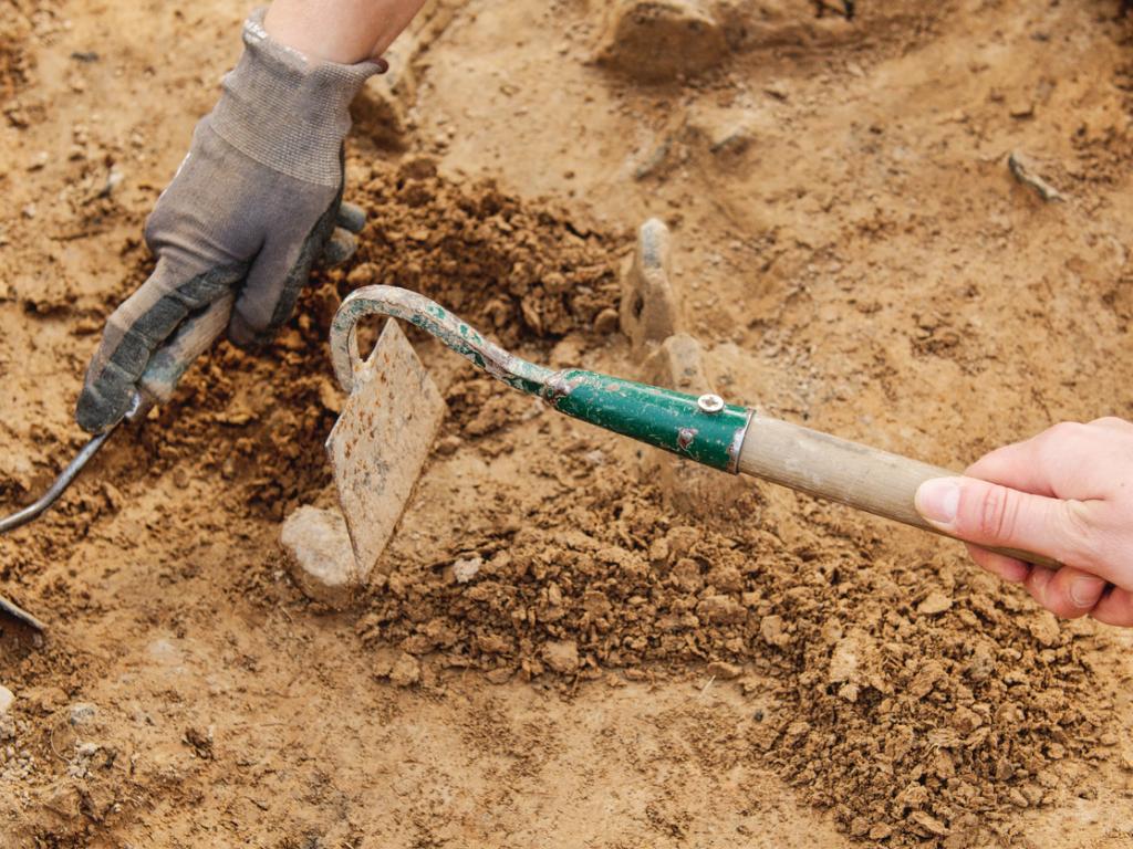 Археолози откриха останки от средновековно имение и следи от фабрика