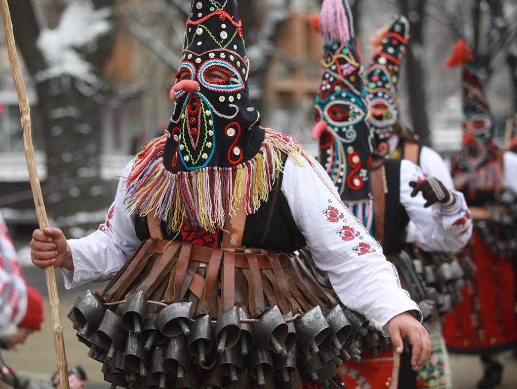 <p>След тригодишно прекъсване, международният фестивал на маскарадните игри &bdquo;Сурва&rdquo; се завърна в Перник</p>