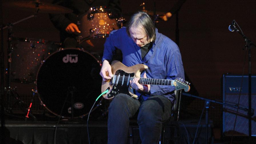 Китаристът Том Верлен почина на 73-годишна възраст
