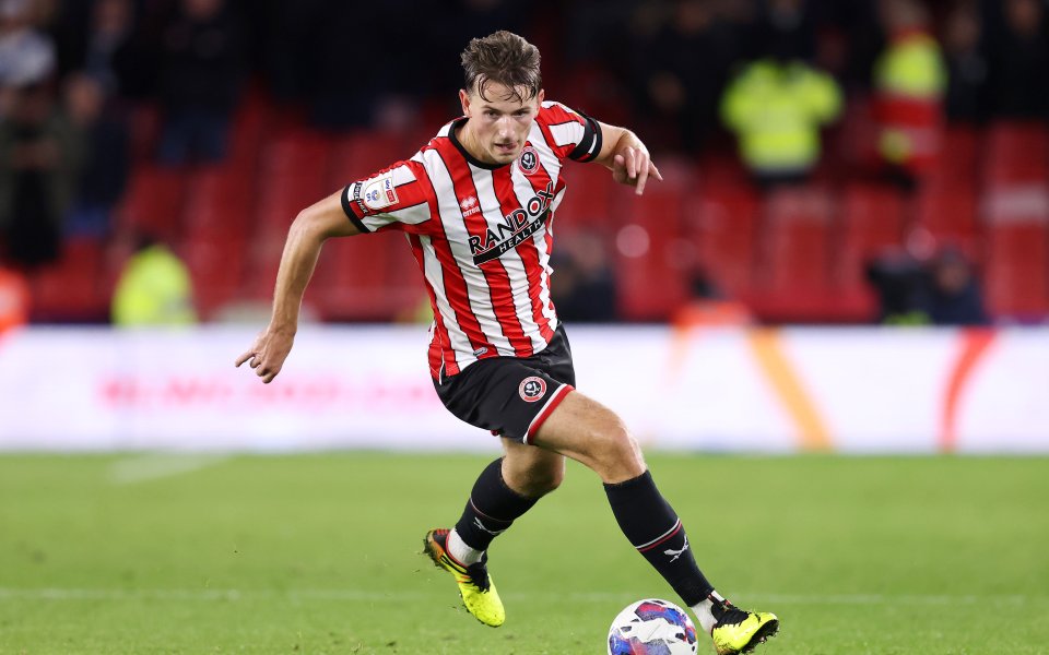 Нюкасъл Юнайтед е започнал преговори с Шефилд Юнайтед относно привличането