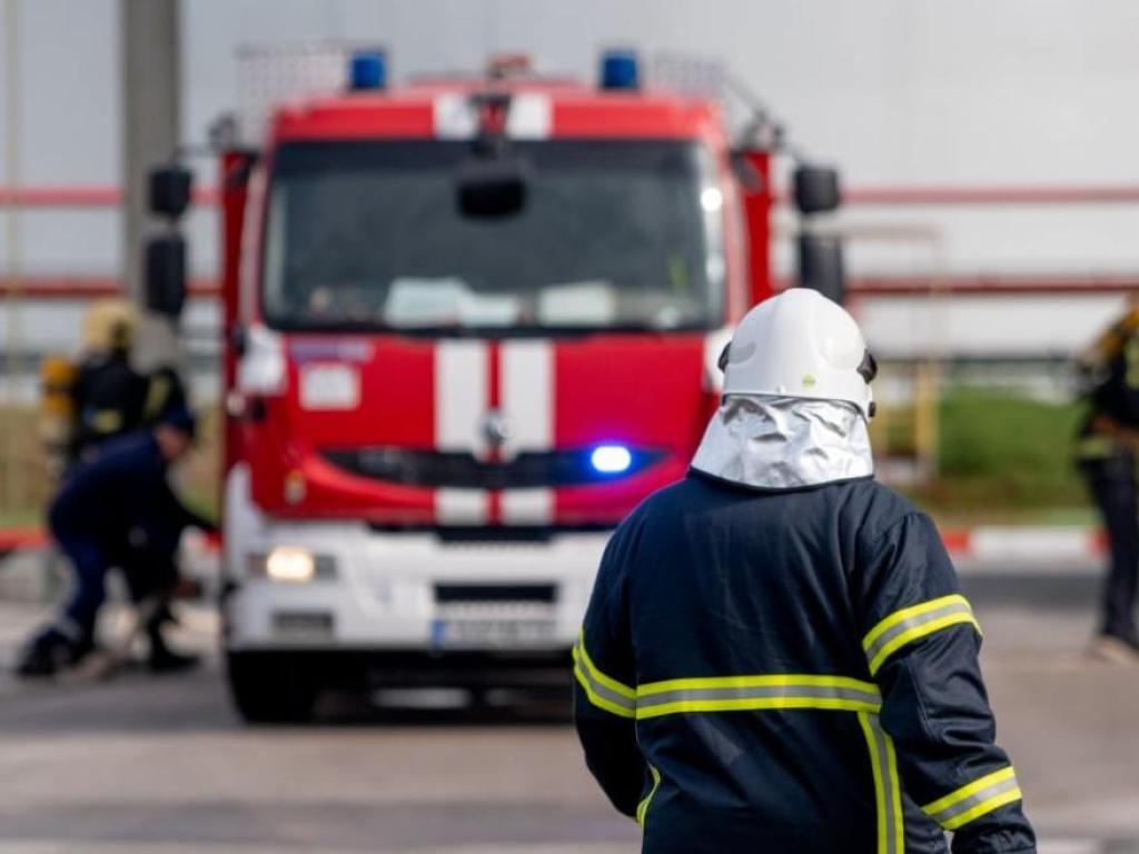 Жена е пострадала при пожар в блок в Ботевград съобщиха от