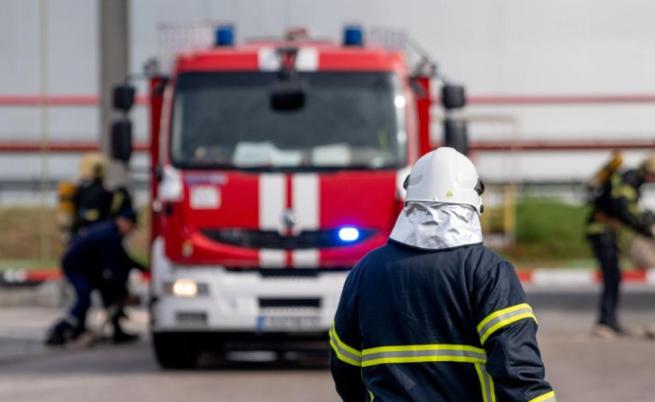 Мъж е с опасност за живота след пожар в Нова Загора