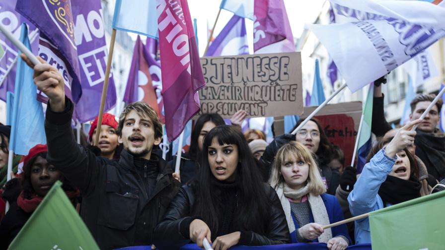 Хаос по улиците във Франция: Национална стачка парализира движението