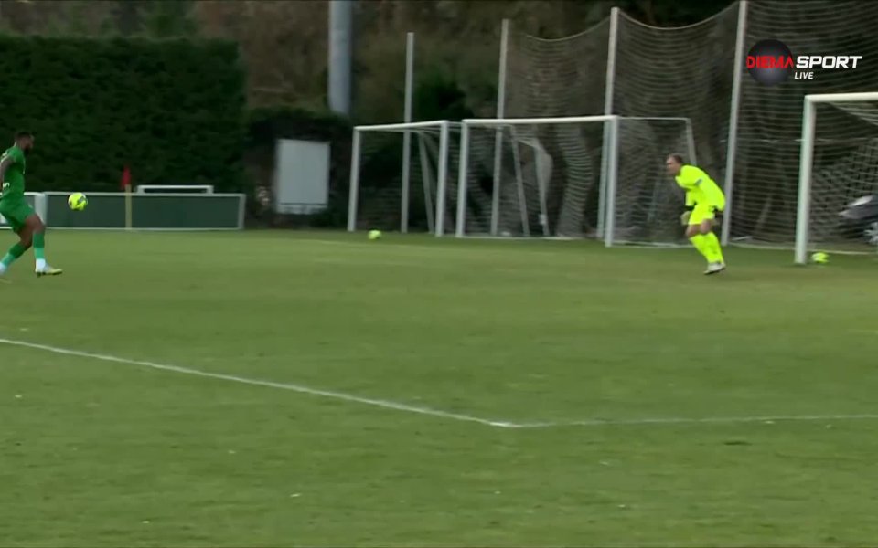 В 27-ата минута Антон Недялков с майсторски пас отляво намери