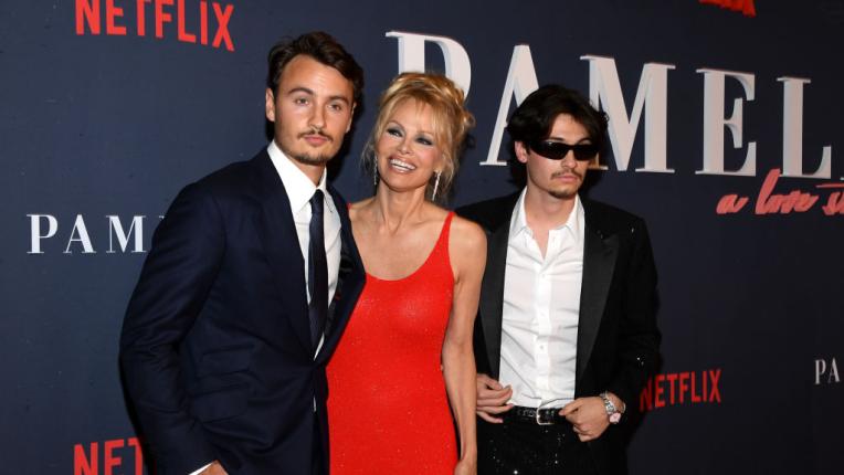  Памела Андерсън по-секси от всеки път на премиерата на документалния ѝ филм за Netflix 