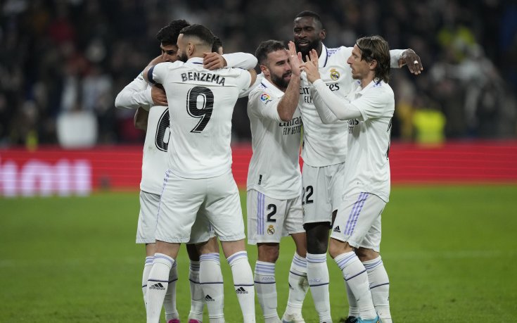 Реал Мадрид пропусна да разгроми Валенсия и отново се доближи до Барселона