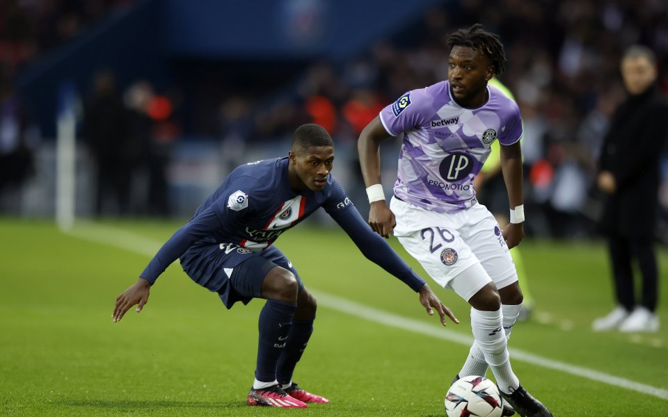 Френският шампион Пари Сен Жермен играе при в първи двубой