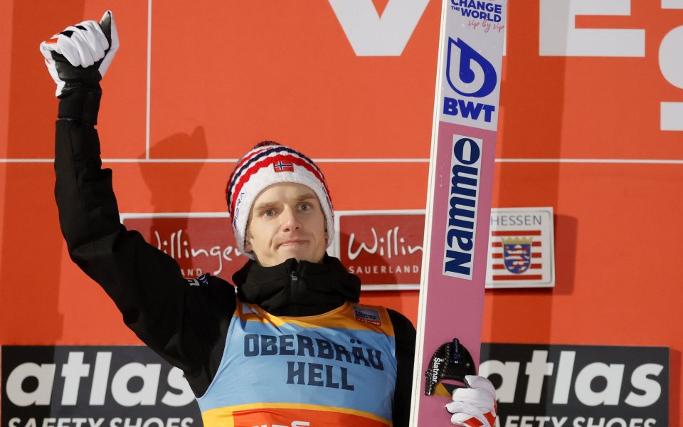 Норвежец с трета поредна победа за СК по ски скокове, Зографски завърши 42-и