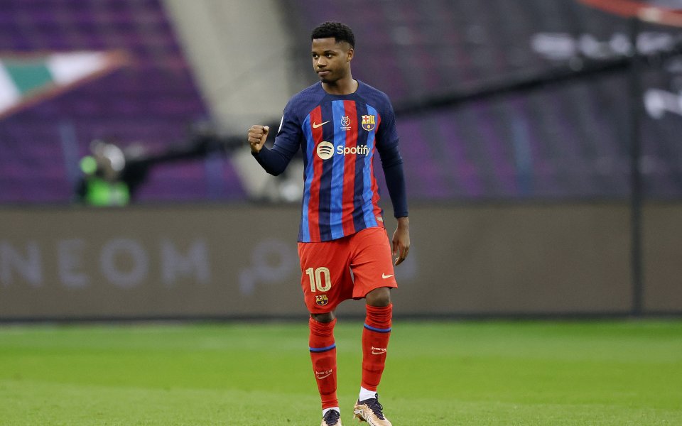 Манчестър Юнайтед се интересува от младата звезда на Барселона –