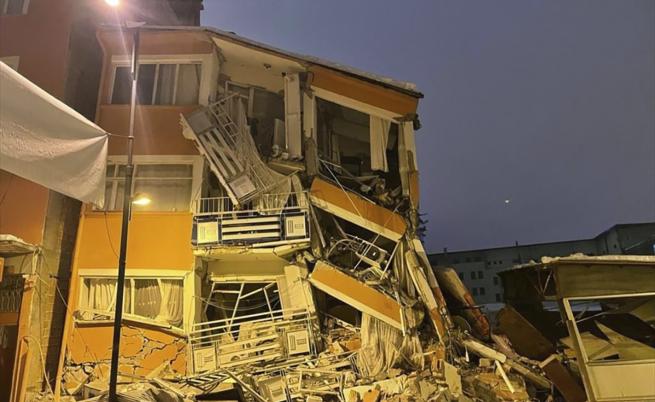 МВнР: Към момента няма данни за пострадали българи след земетресението в Турция
