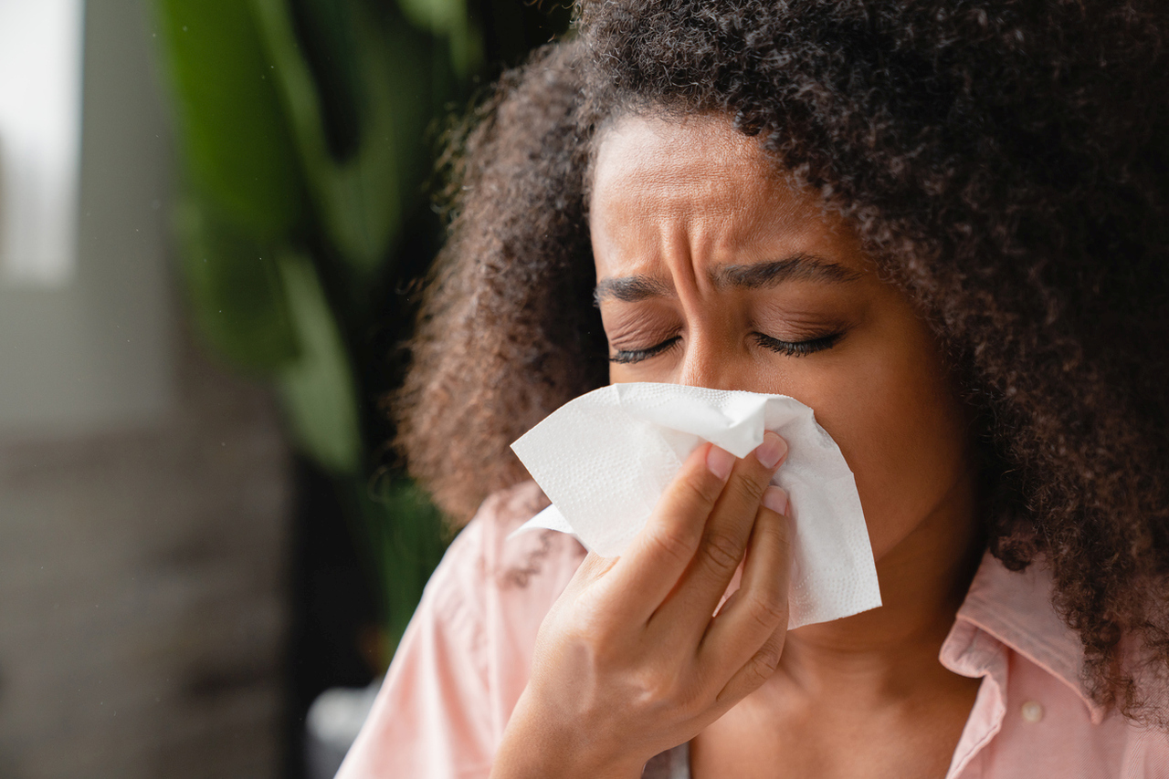 <p><strong>Алергиите се влошават</strong><br />
Праховите акари са често срещан причинител на целогодишни алергии и симптоми на астма. По принцип можете да намалите тези симптоми на алергия, като поддържате дома си чист.</p>