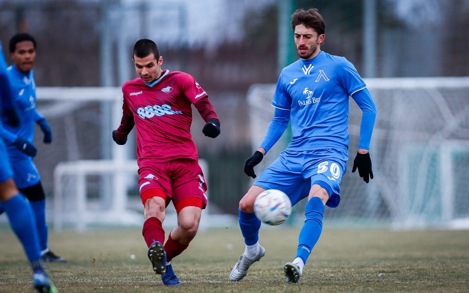 Левски и Септември София играят при резултат 0:0 в генералната репетиция на