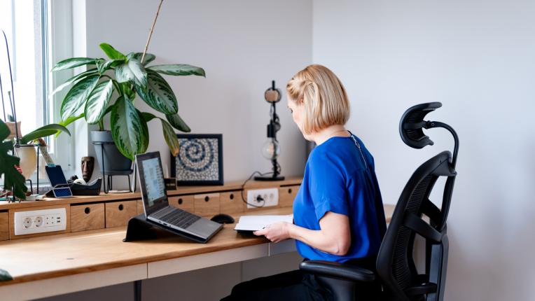  8 извършения, които да вършиме от офис стола 