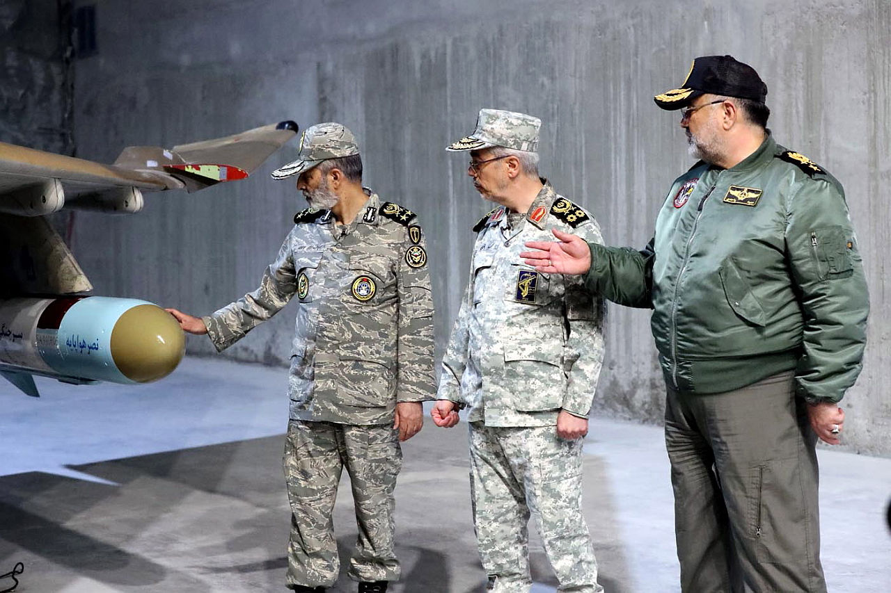 <p>Иран показа първата си подземна военновъздушна база, наричана &quot;Орел 44&quot;</p>