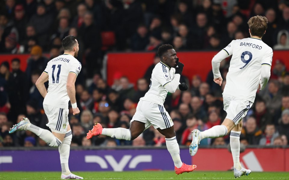 Манчестър Юнайтед и Лийдс играят на Олд Трафорд при резултат