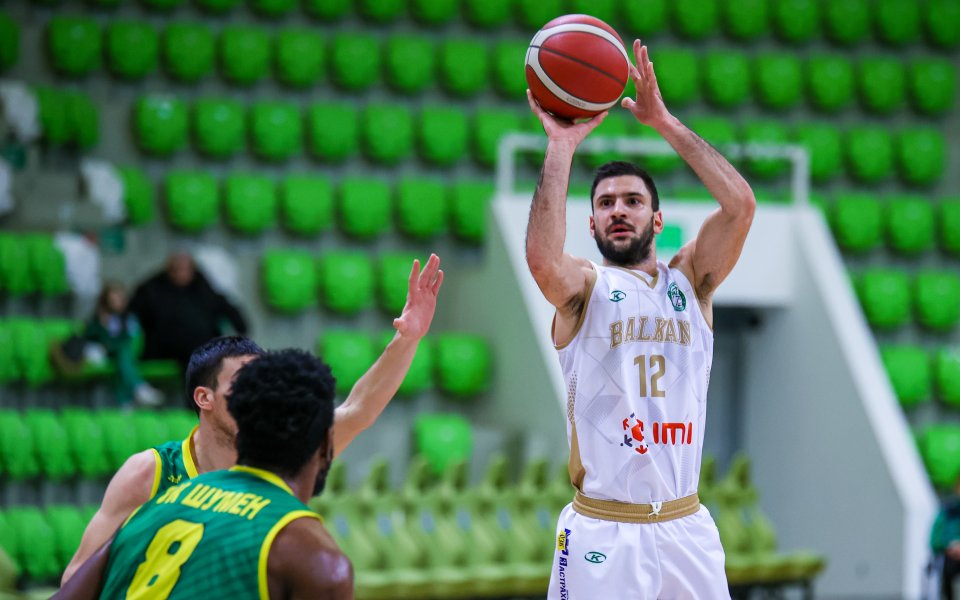 В Ботевград шампионите от Балкан се справиха с тима на