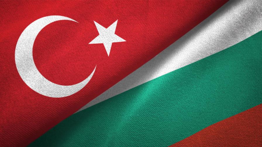 В Турция, десетки спасени от българските доброволци