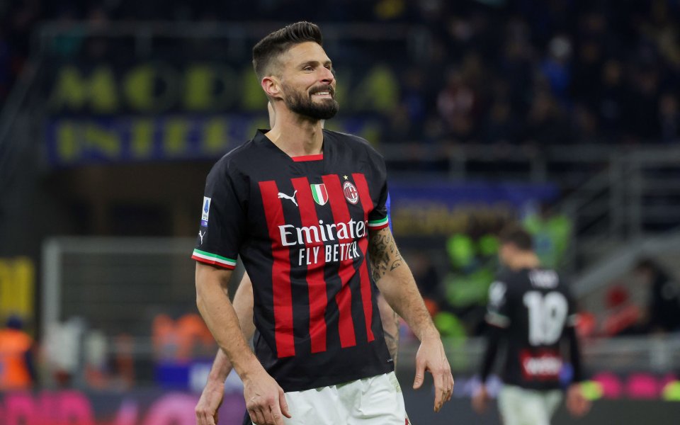 Нападателят Оливие Жиру е готов да продължи договора си с