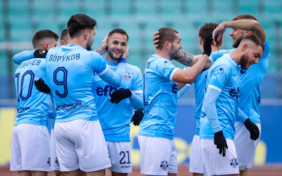 Септември и Арда играят при резултат 0:1  в мач от