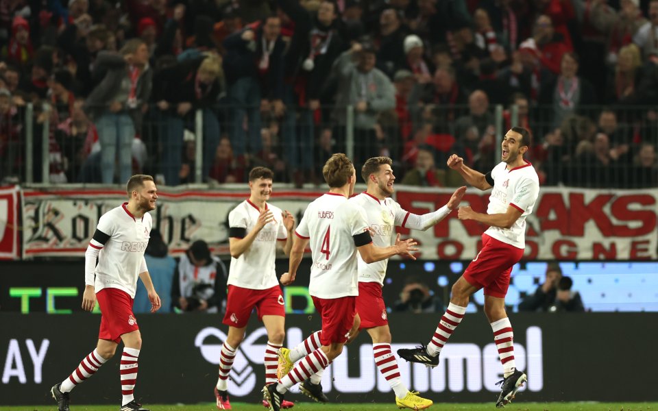 Кьолн спечели домакинството си срещу Айнтрахт Франкфурт с 3:0. Козлите