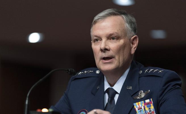 Американски генерал коментира дали е възможно мистериозните НЛО над САЩ да са с извънземен произход