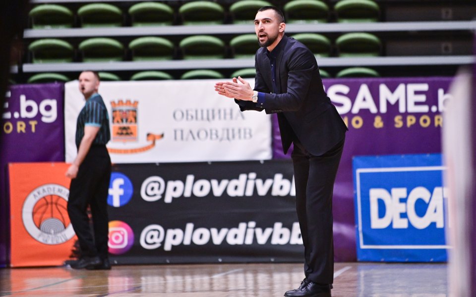 Старши треньорът на Академик (Пловдив) Йордан Янков отдаде загубата от
