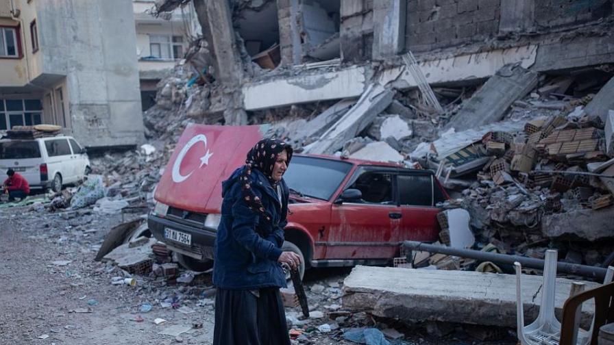 <p>Черна статистика: Жертвите в Турция надхвърлиха 41 хил. души</p>
