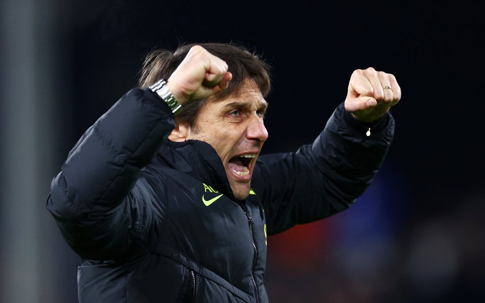 Антонио Конте е обвързан с Тотнъм до края на настоящата