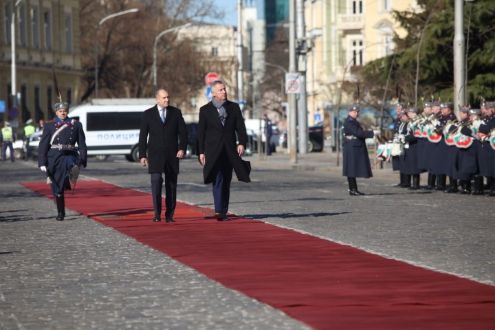 <p>Държавният глава на Черна гора Мило Джуканович на посещение у нас</p>